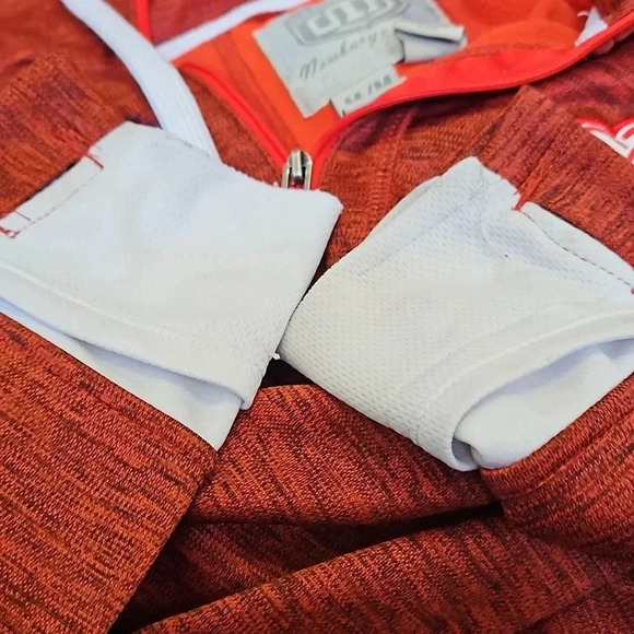 RED WINGS SWEATSHIRT - Picture 5 of 8